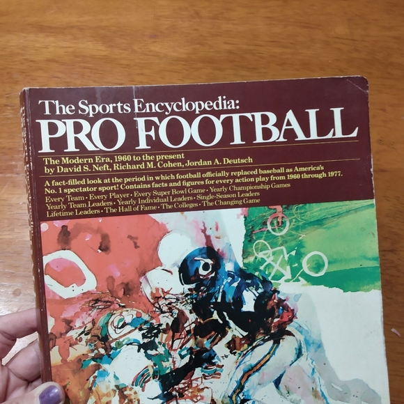 The Sports Encyclopedia Pro Football The Modern Era 1960 to the present - Picture 9 of 10